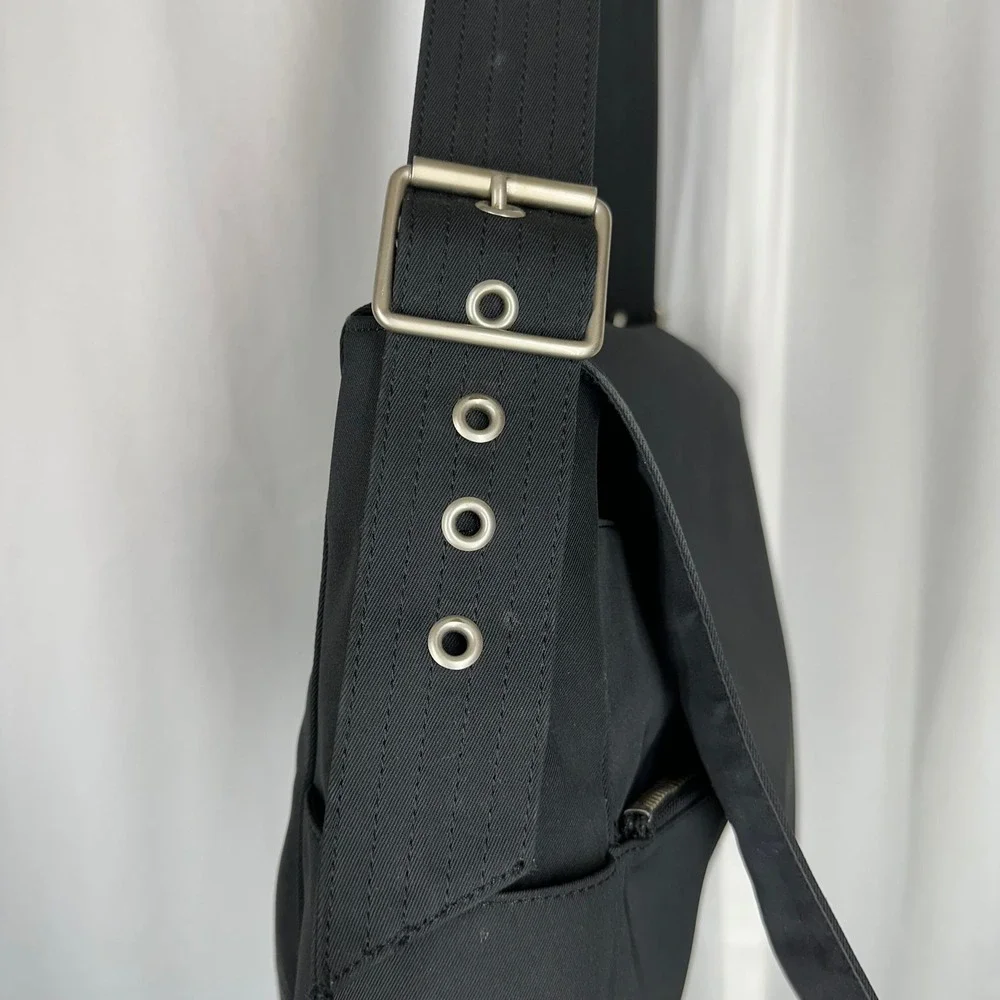 GAP Black‎ Messenger Shoulder Bag Adjustable Strap Flap Nylon Lined